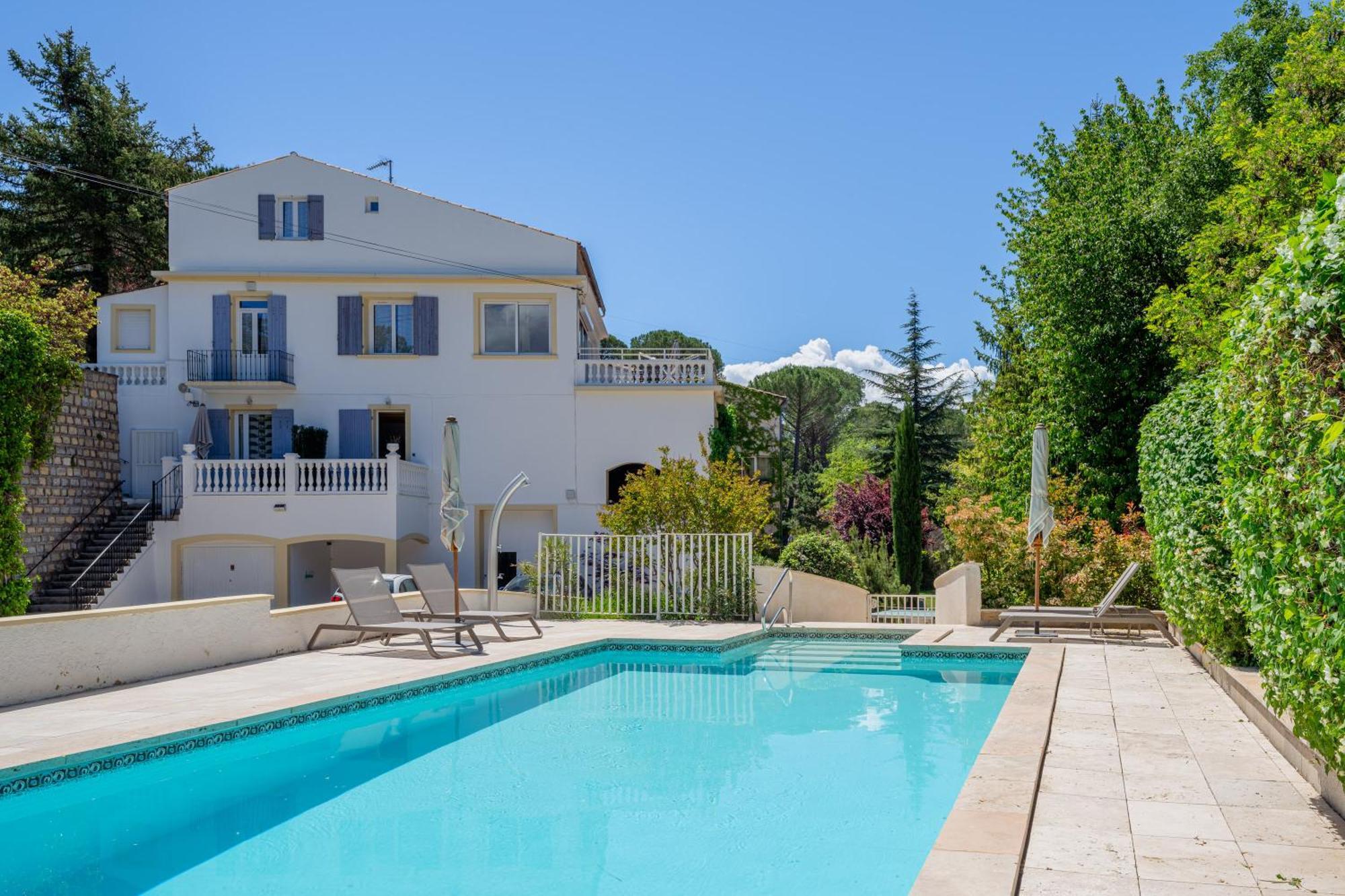 Residence Les Ecureuils Gréoux-les-Bains Exteriör bild